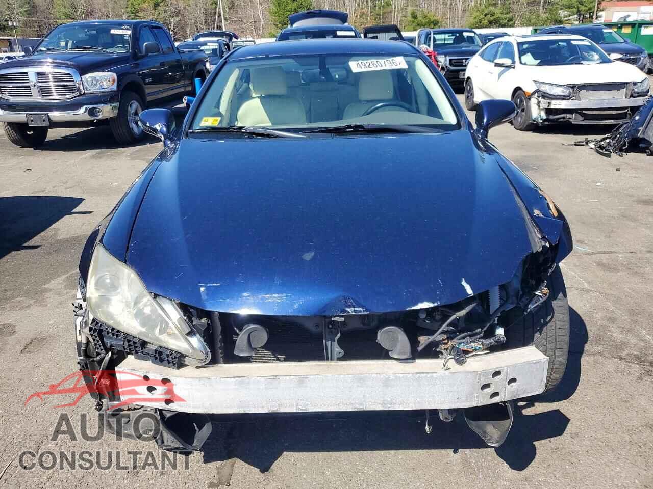 LEXUS IS 2012 - JTHCF5C25C5052879