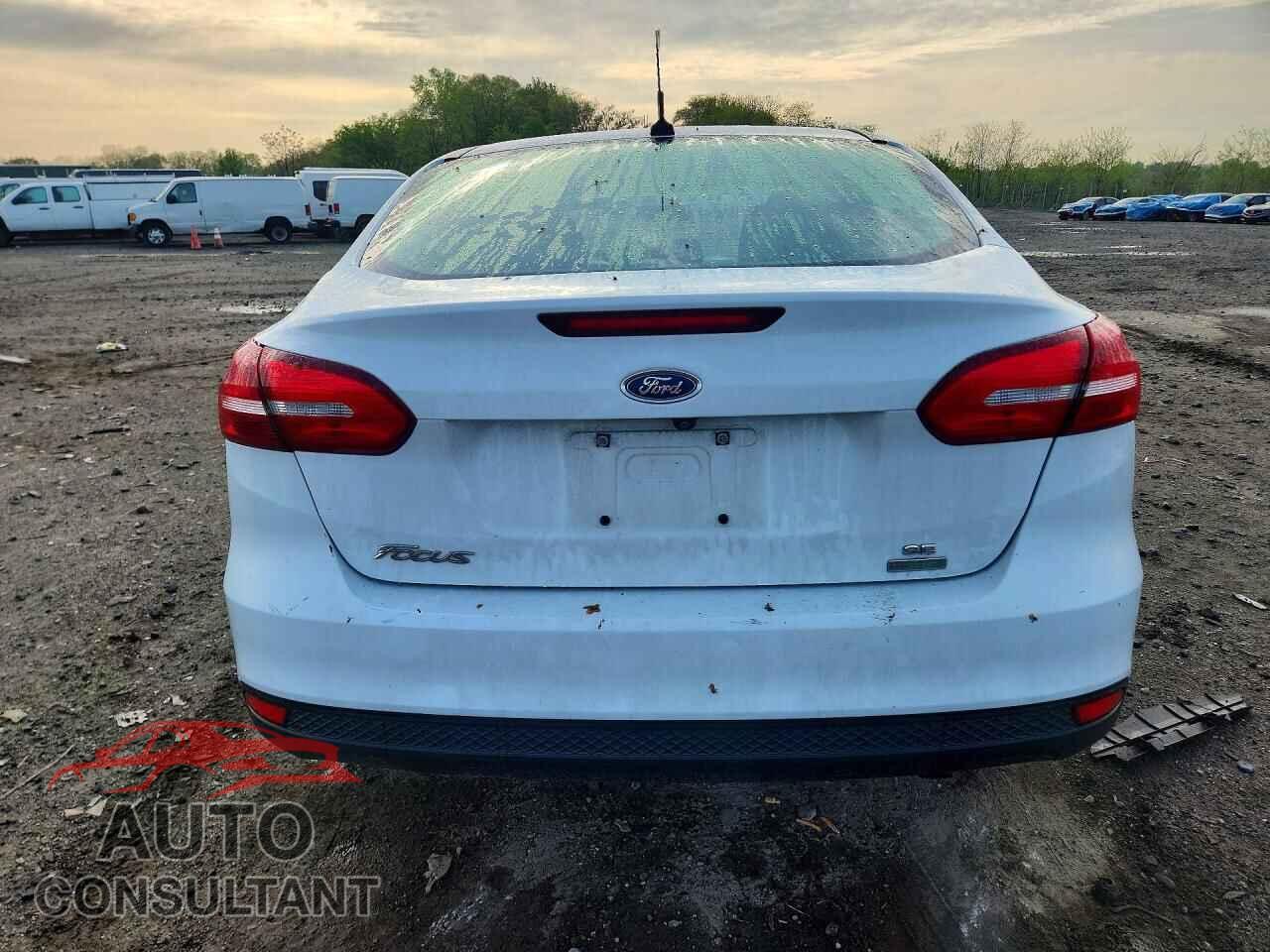 FORD FOCUS 2018 - 1FADP3FE5JL227451