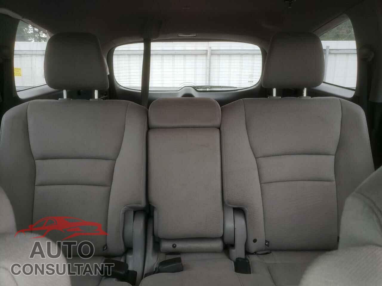 HONDA PILOT 2017 - 5FNYF6H3XHB069486