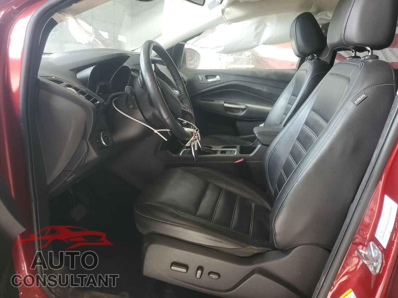 FORD ESCAPE 2017 - 1FMCU0JD2HUD27597