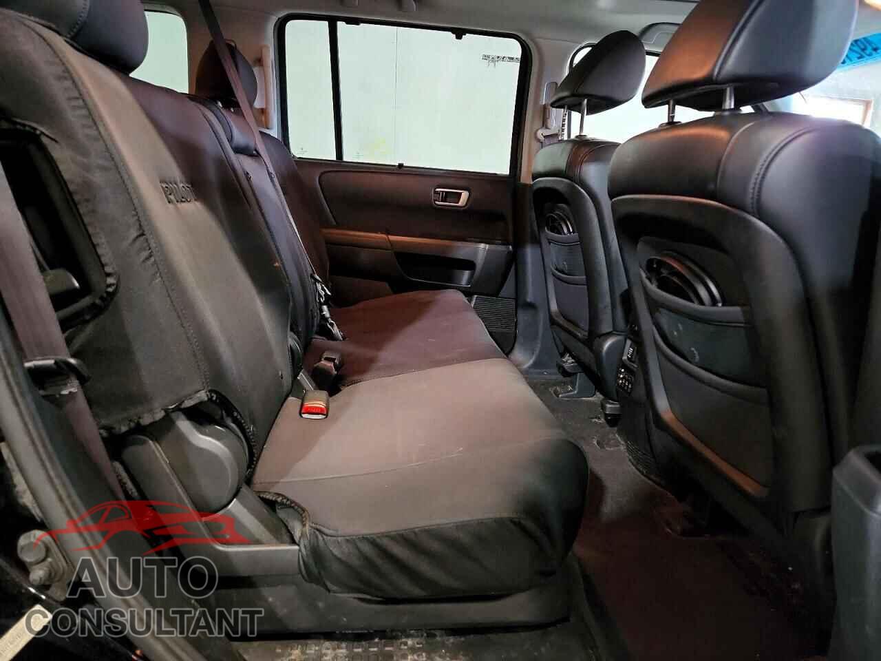 HONDA PILOT 2011 - 5FNYF4H9XBB011670