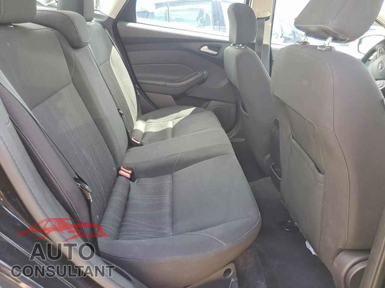 FORD FOCUS 2017 - 1FADP3F22HL294265