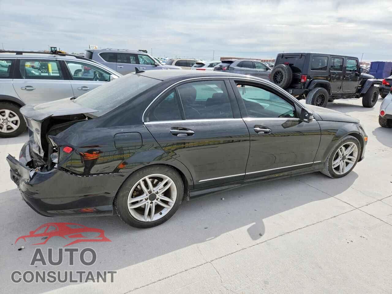 MERCEDES-BENZ C-CLASS 2013 - WDDGF4HB4DA766491