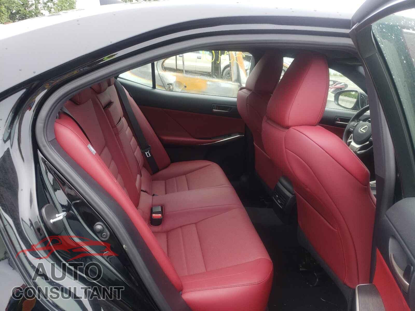 LEXUS IS 2019 - JTHC81D2XK5038377
