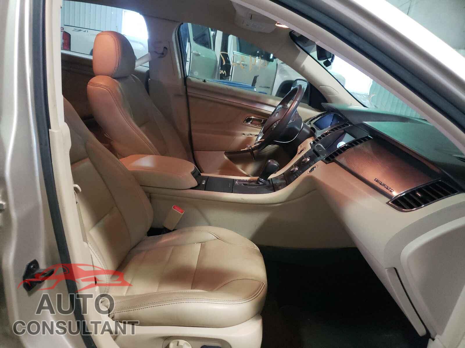 FORD TAURUS 2017 - 1FAHP2E88HG127435