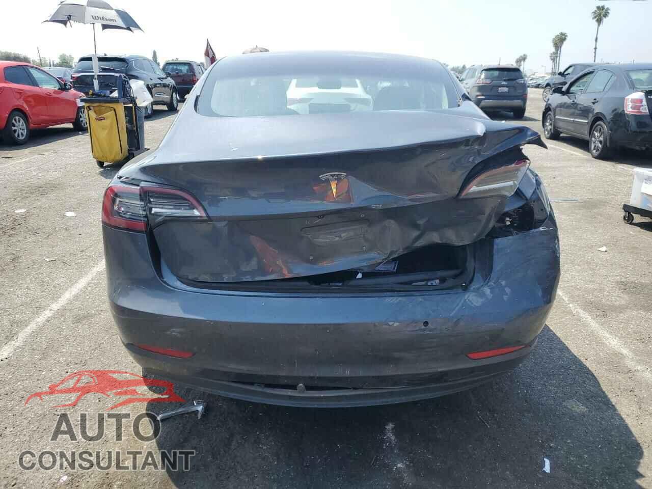 TESLA MODEL 3 2018 - 5YJ3E1EA1JF157951