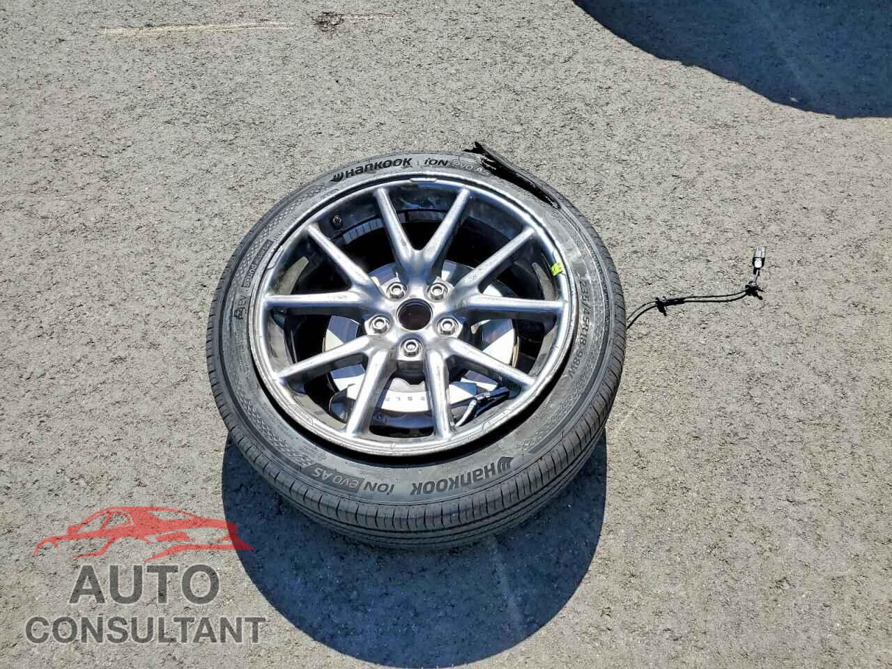 TESLA MODEL 3 2018 - 5YJ3E1EA8JF123067