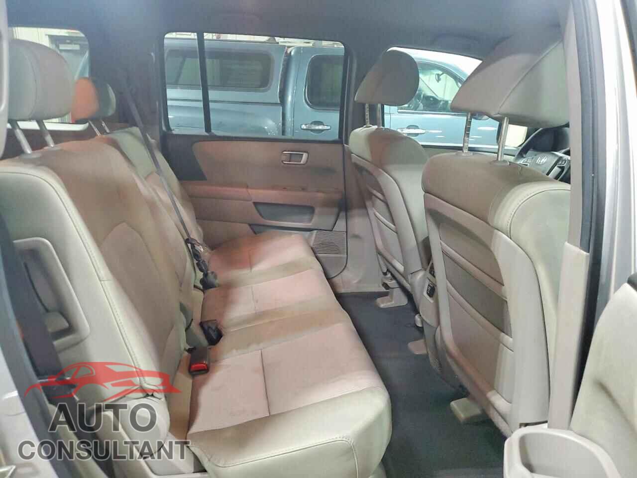 HONDA PILOT 2011 - 5FNYF4H44BB074882
