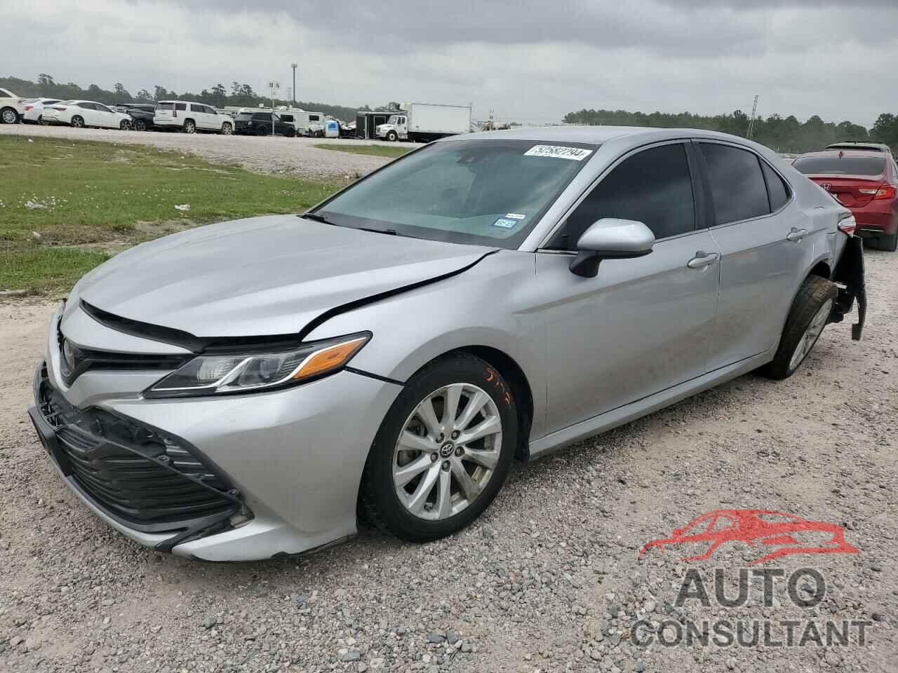 TOYOTA CAMRY 2018 - 4T1B11HK1JU088452