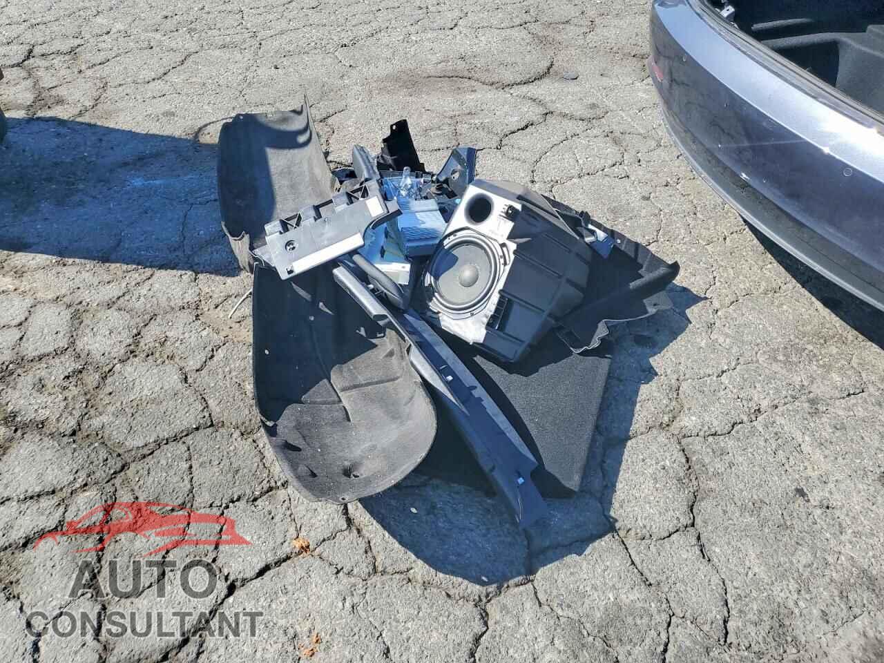 TESLA MODEL 3 2022 - 5YJ3E1EB4NF298947