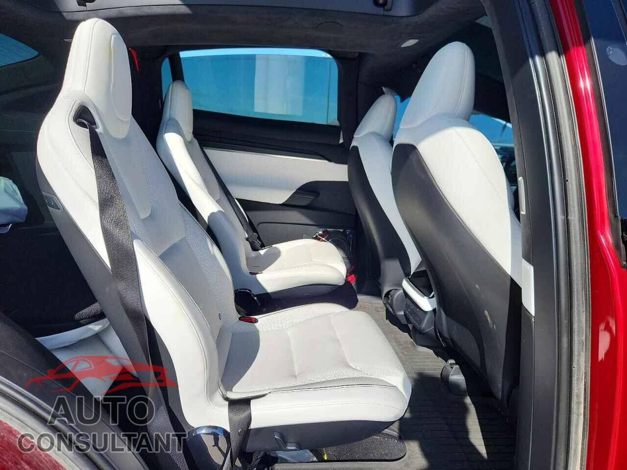 TESLA MODEL X 2024 - 7SAXCBE69RF437771