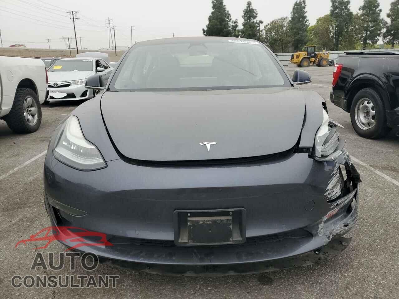 TESLA MODEL 3 2018 - 5YJ3E1EAXJF016201