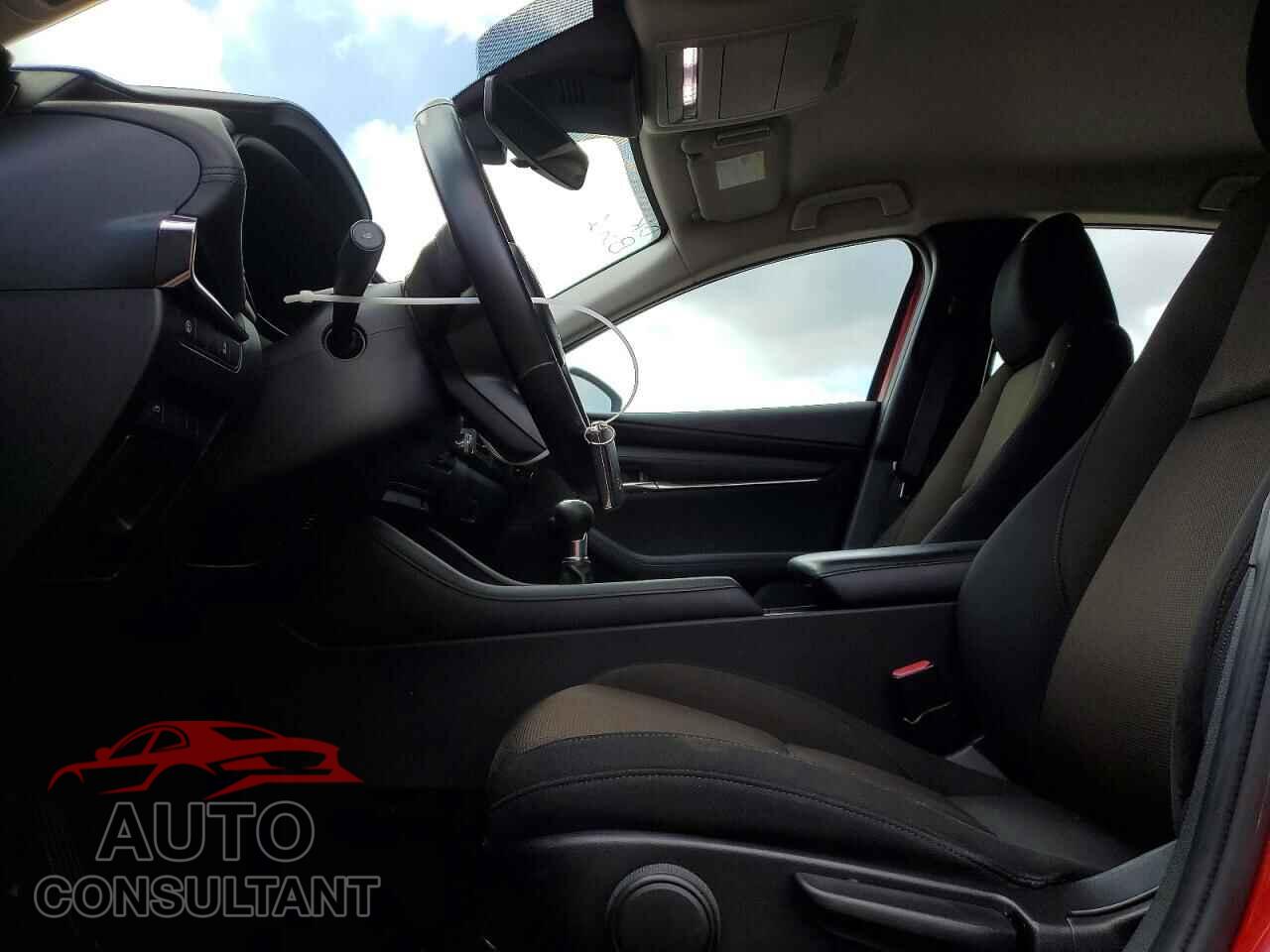 MAZDA 3 2019 - JM1BPAC77K1128574