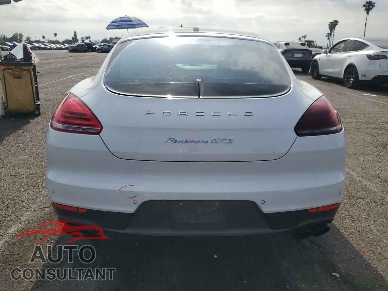 PORSCHE PANAMERA 2015 - WP0AF2A75FL080686