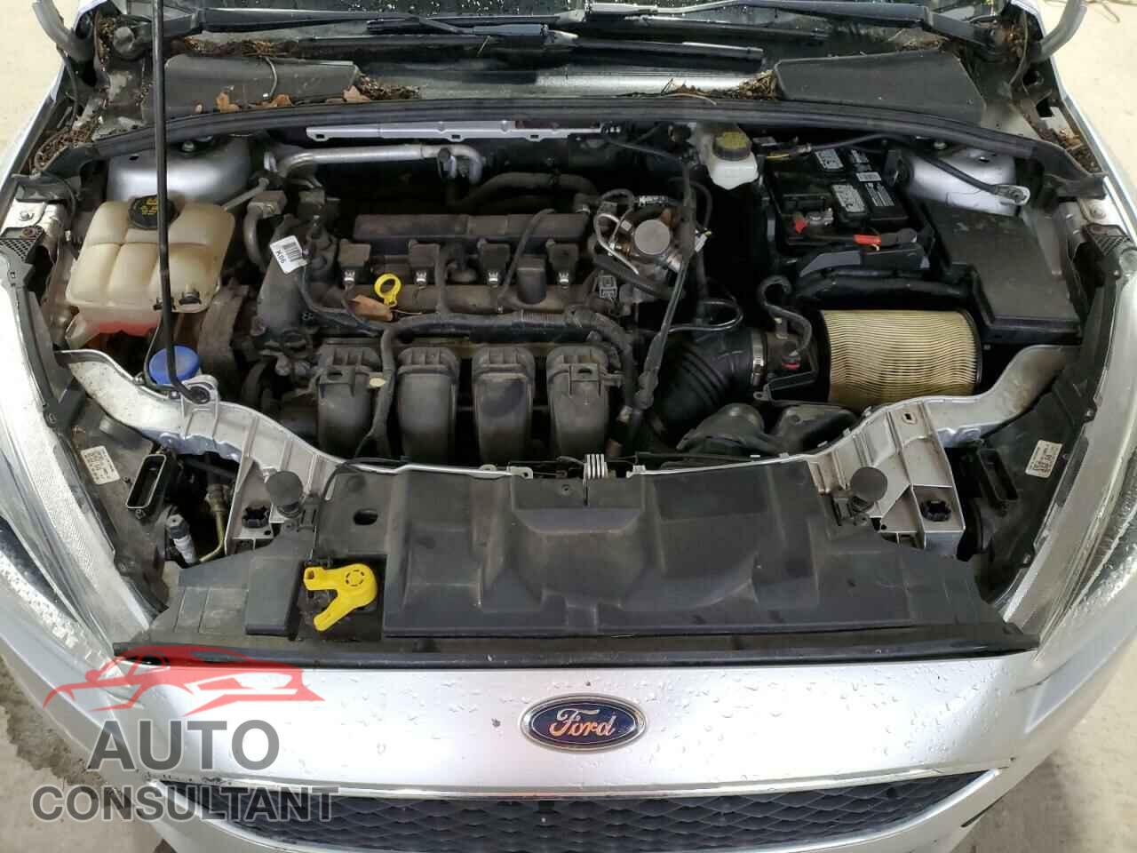 FORD FOCUS 2017 - 1FADP3F29HL304936