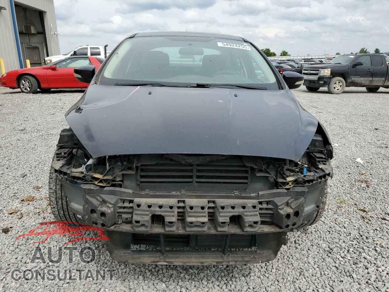 FORD FOCUS 2017 - 1FADP3F21HL201977