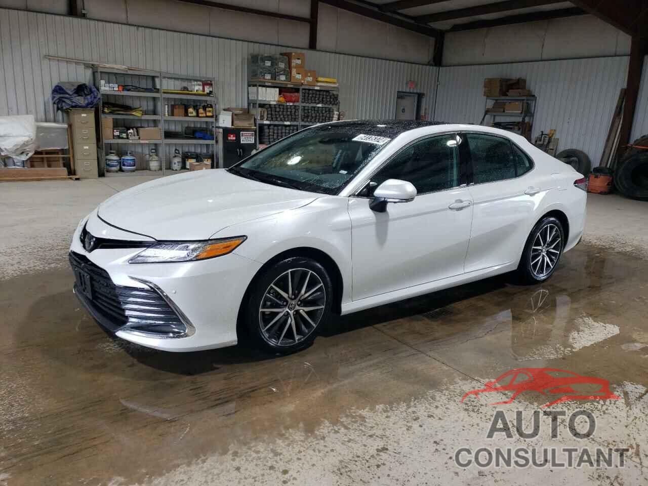 TOYOTA CAMRY 2023 - 4T1F11BK0PU102196