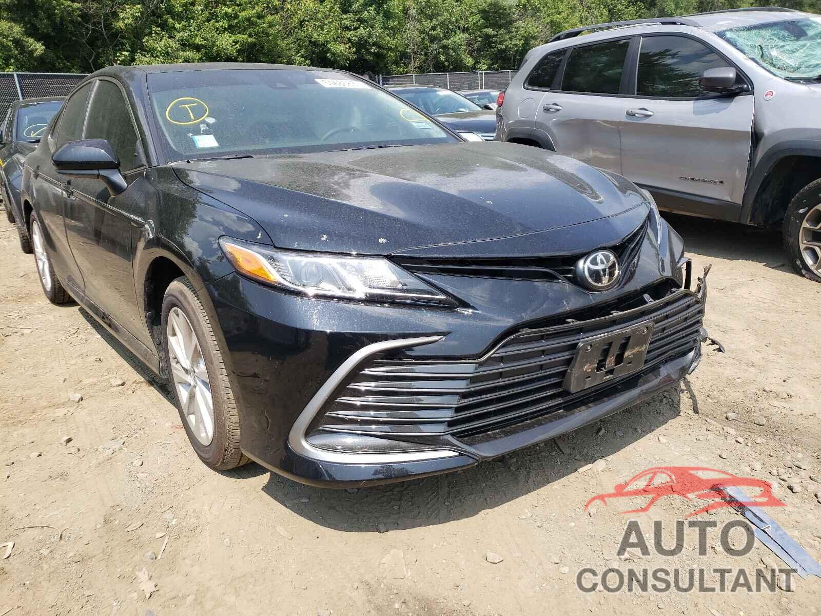TOYOTA CAMRY 2021 - 4T1C11AK6MU543539
