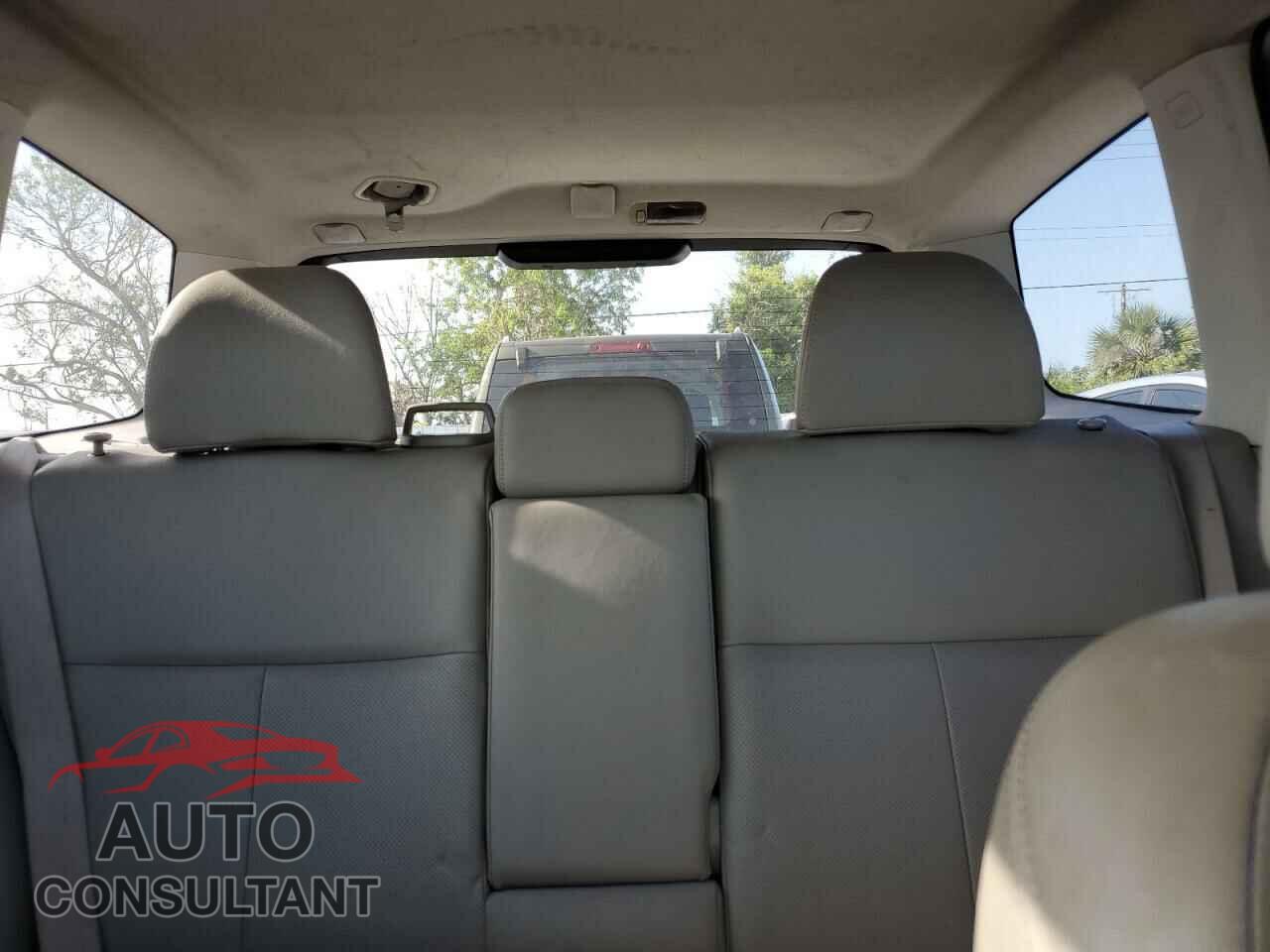 SUBARU FORESTER 2011 - JF2SHAEC3BH780124