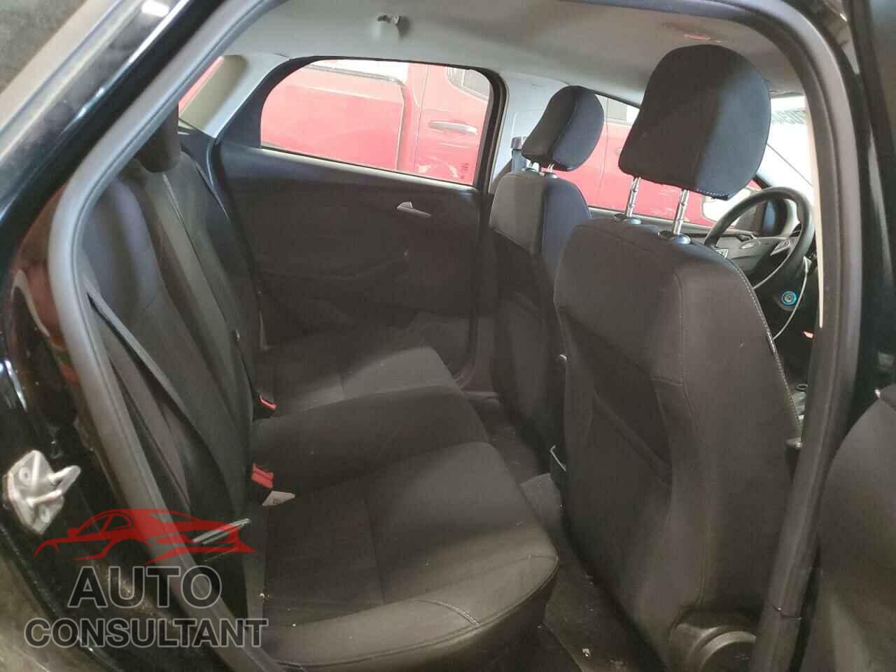 FORD FOCUS 2017 - 1FADP3K23HL271728