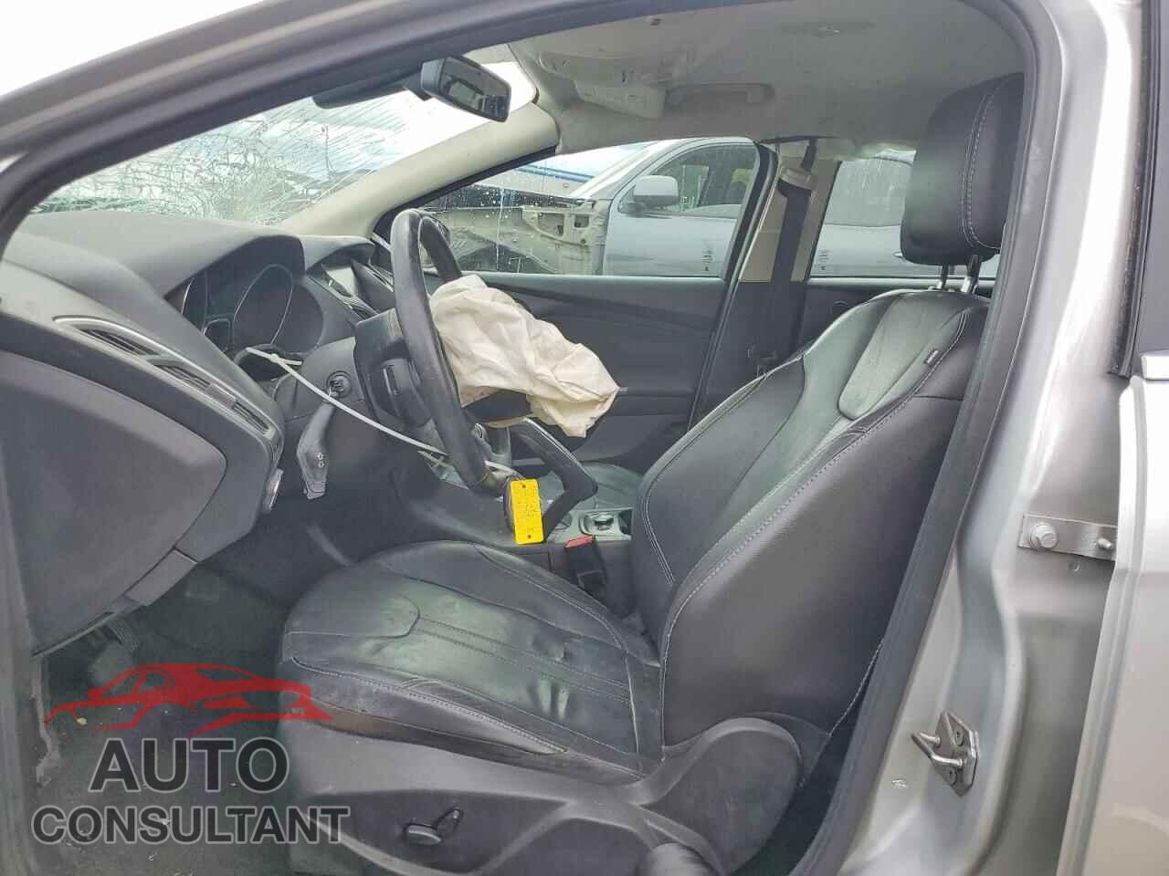 FORD FOCUS 2012 - 1FAHP3N26CL302475