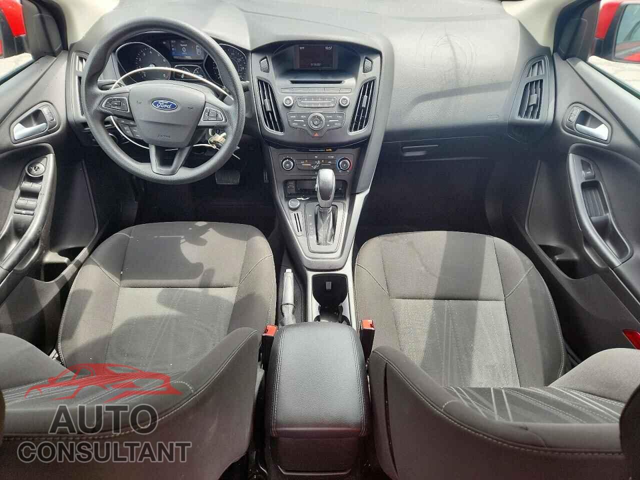 FORD FOCUS 2017 - 1FADP3F23HL312112
