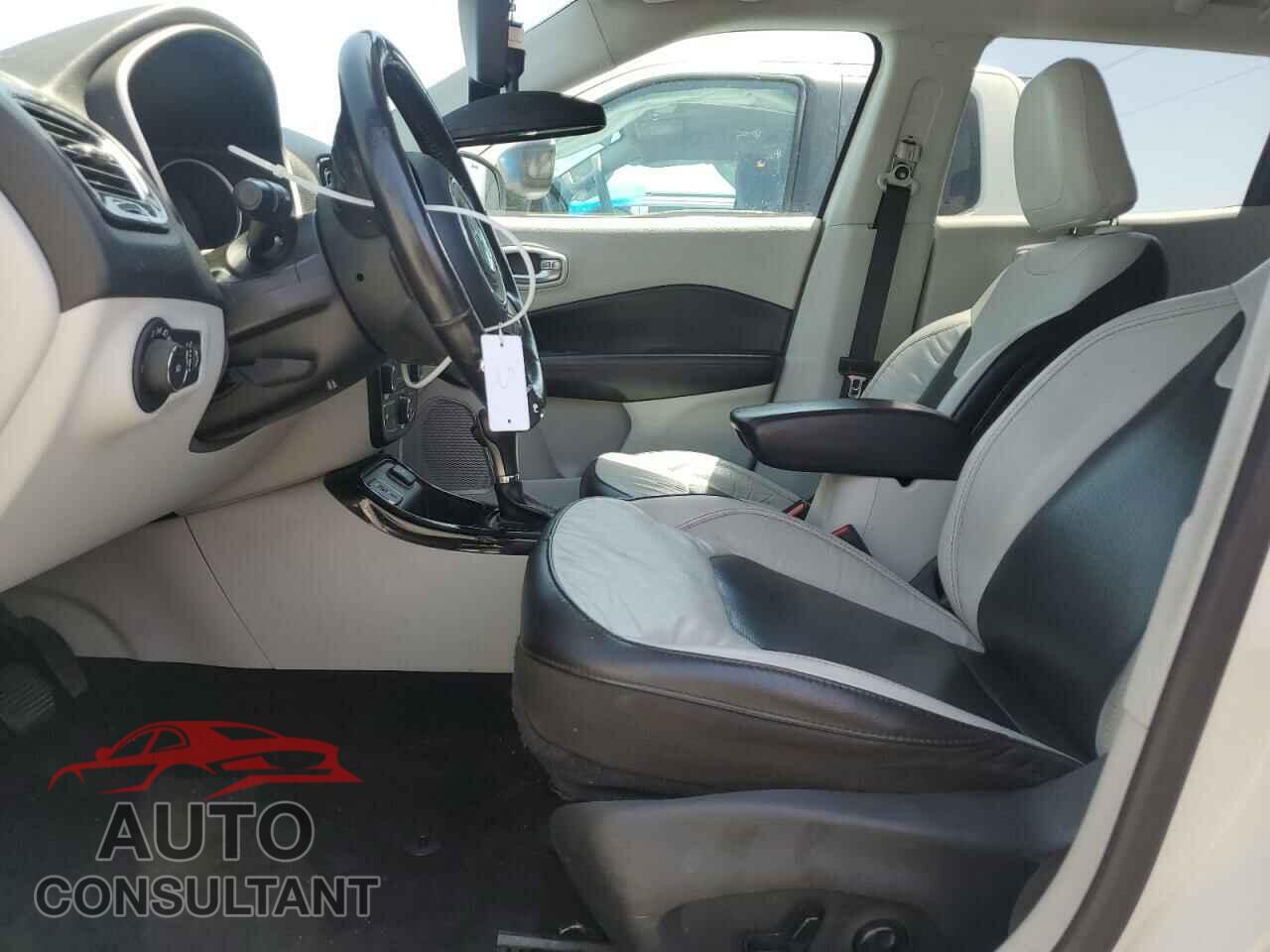 JEEP COMPASS 2020 - 3C4NJCCB7LT114392