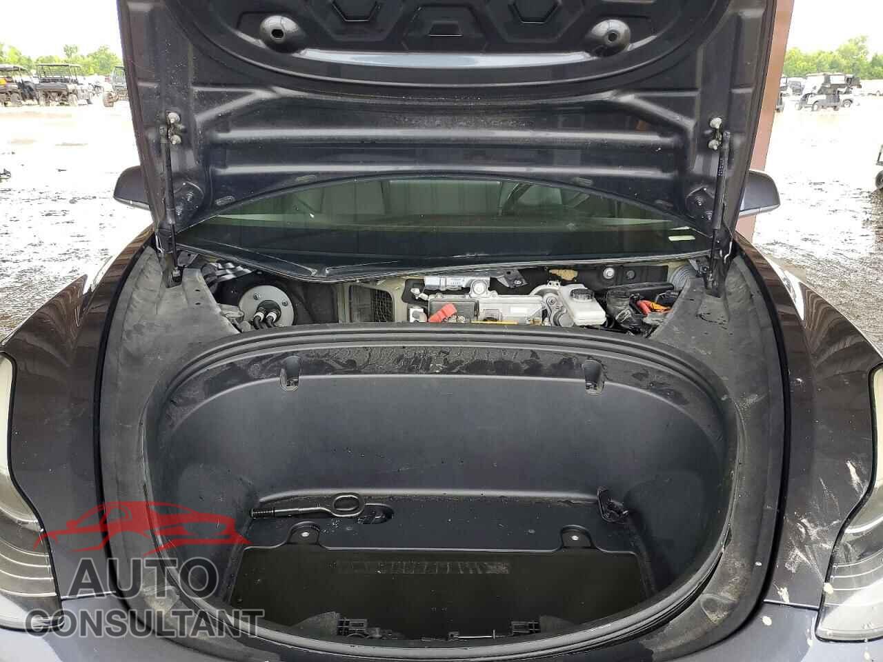 TESLA MODEL 3 2018 - 5YJ3E1EAXJF009474