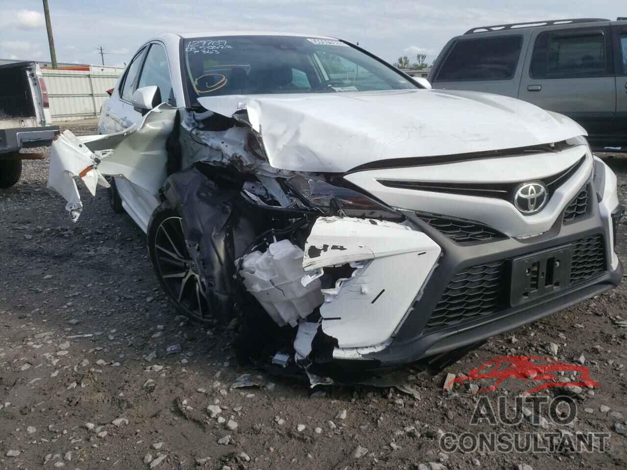 TOYOTA CAMRY 2021 - 4T1G11AK5MU476594
