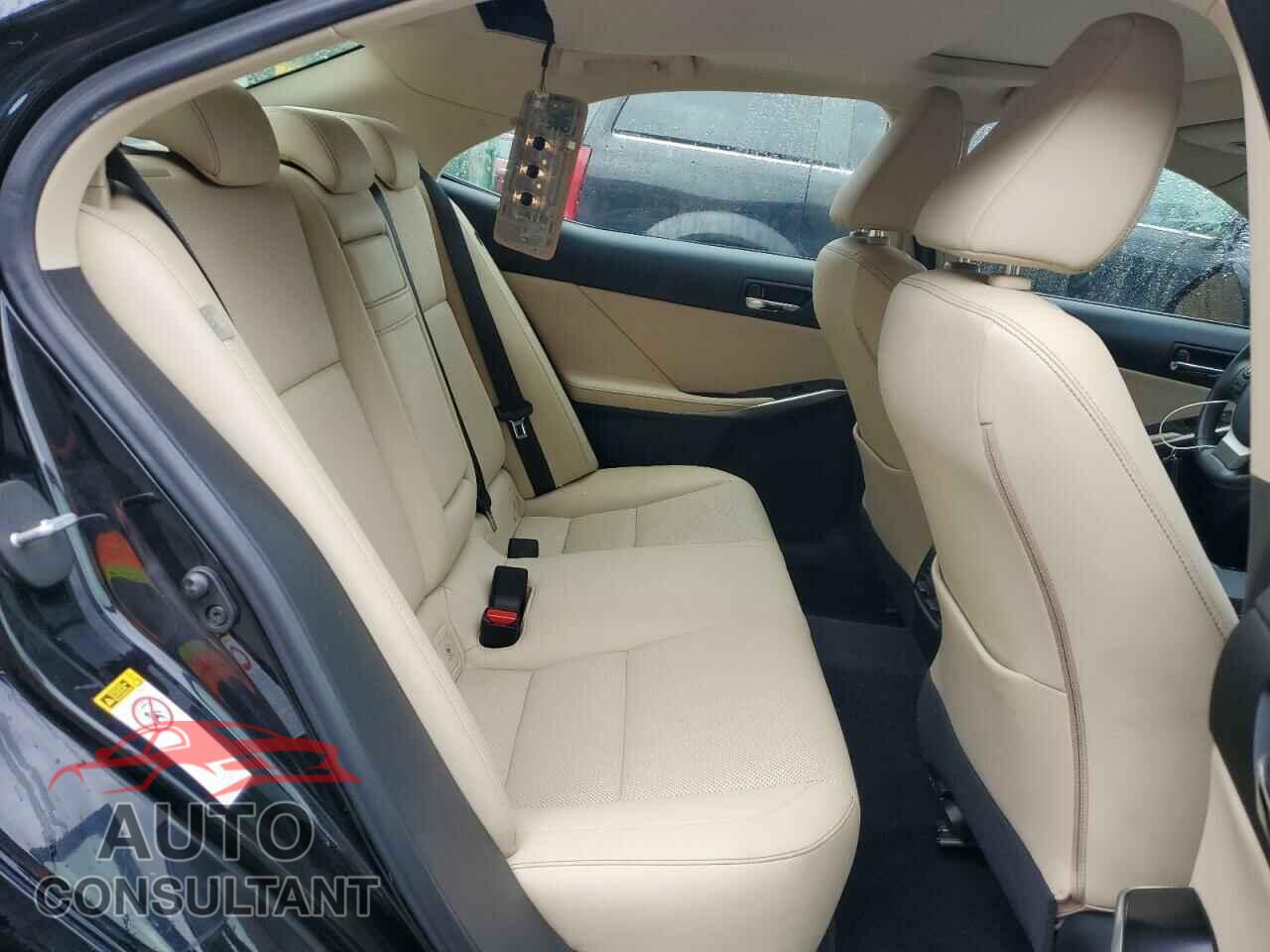LEXUS IS 2014 - JTHCF1D21E5000577