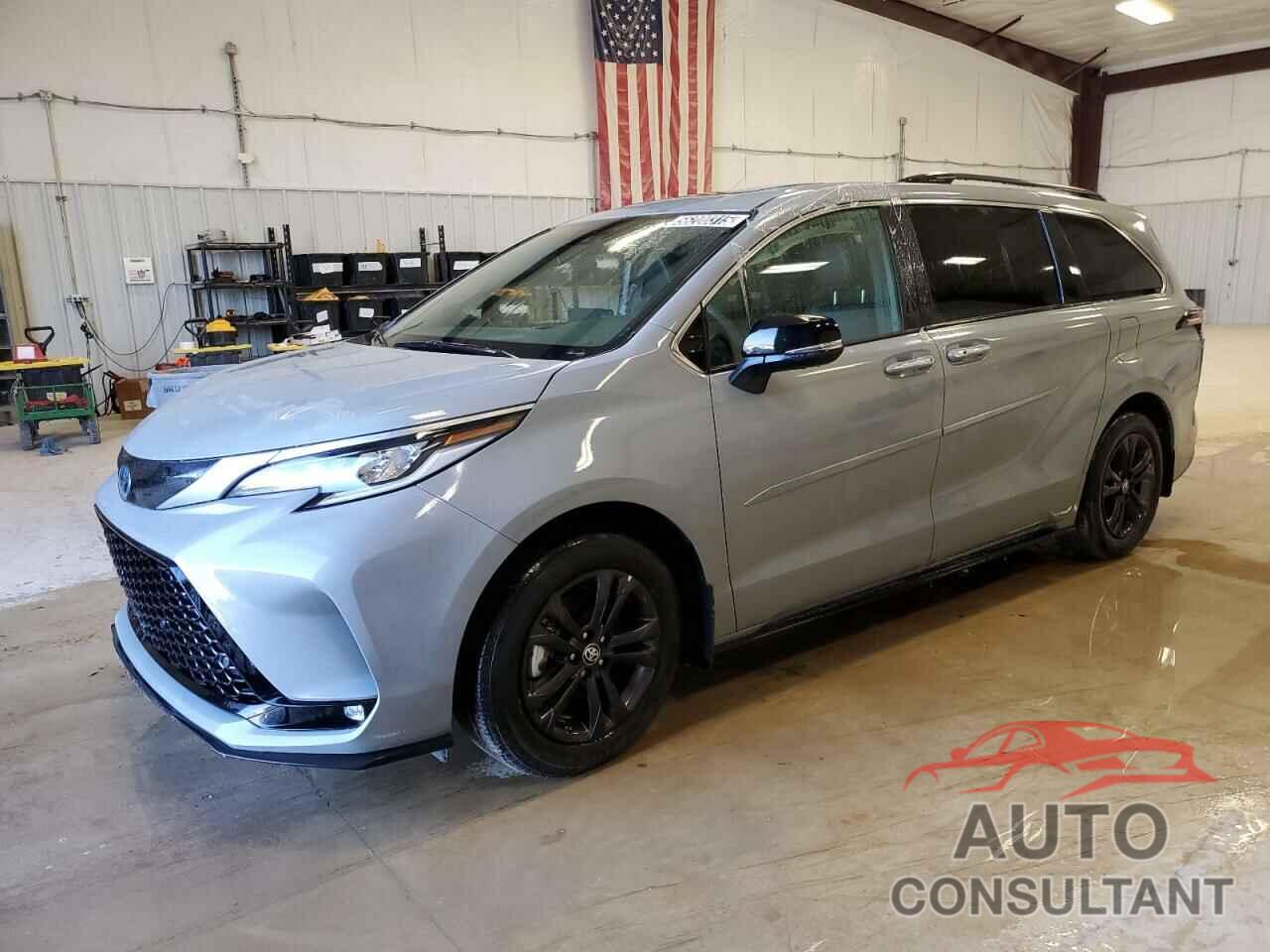 TOYOTA SIENNA 2024 - 5TDCSKFCXRS138708