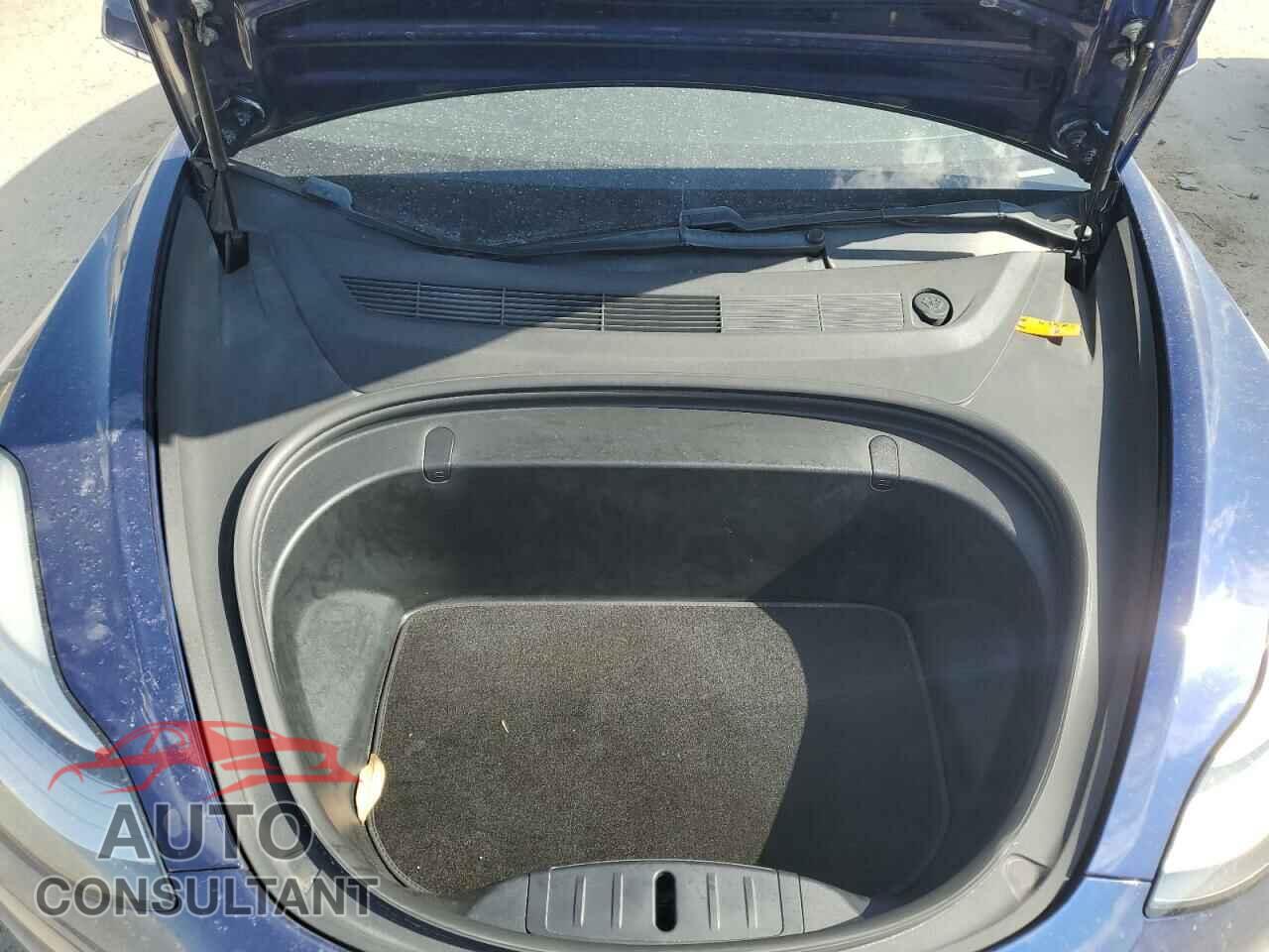 TESLA MODEL 3 2018 - 5YJ3E1EB0JF094527