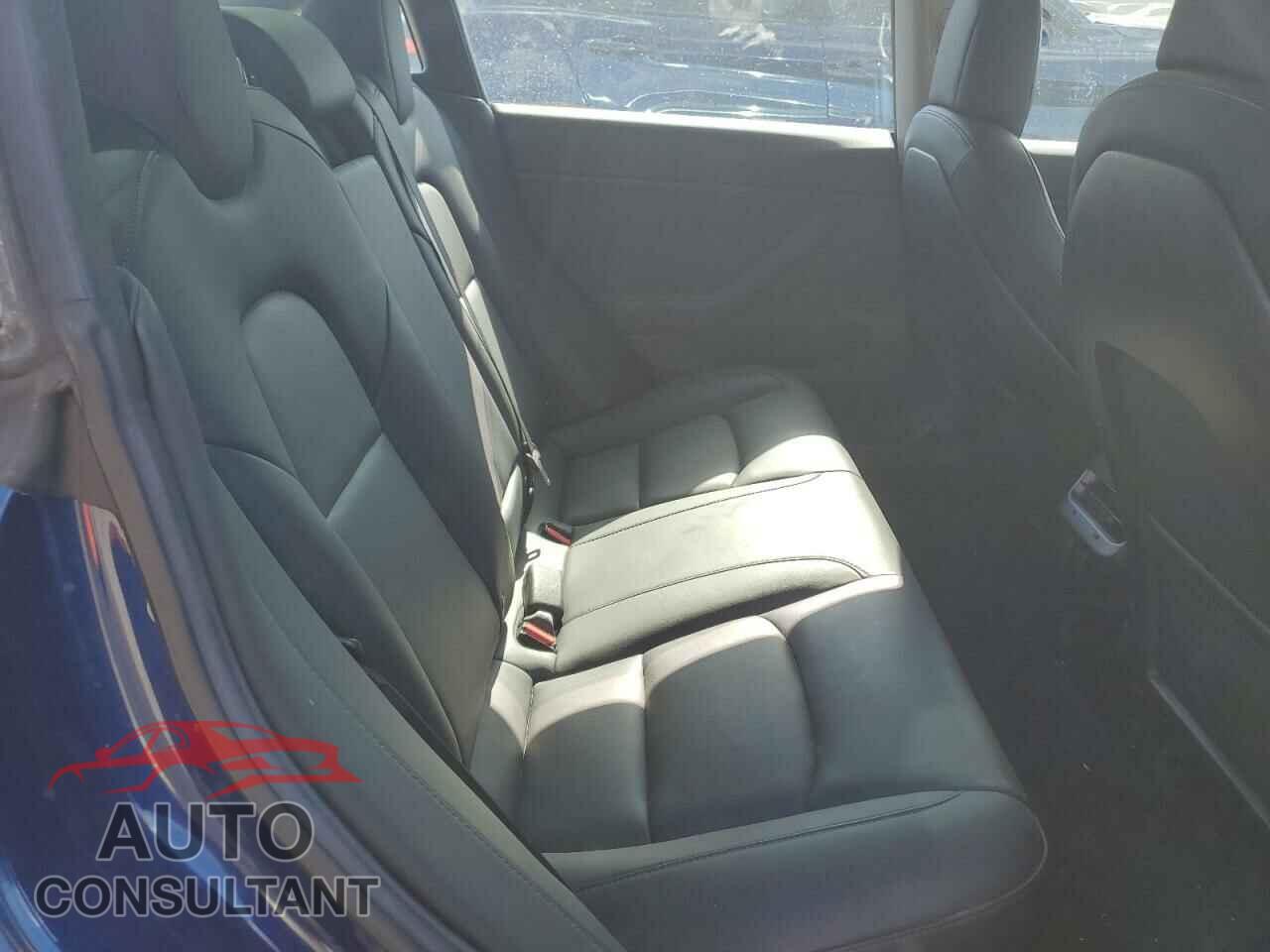 TESLA MODEL 3 2018 - 5YJ3E1EB0JF094527