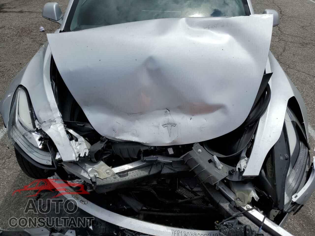 TESLA MODEL 3 2018 - 5YJ3E1EA4JF012855