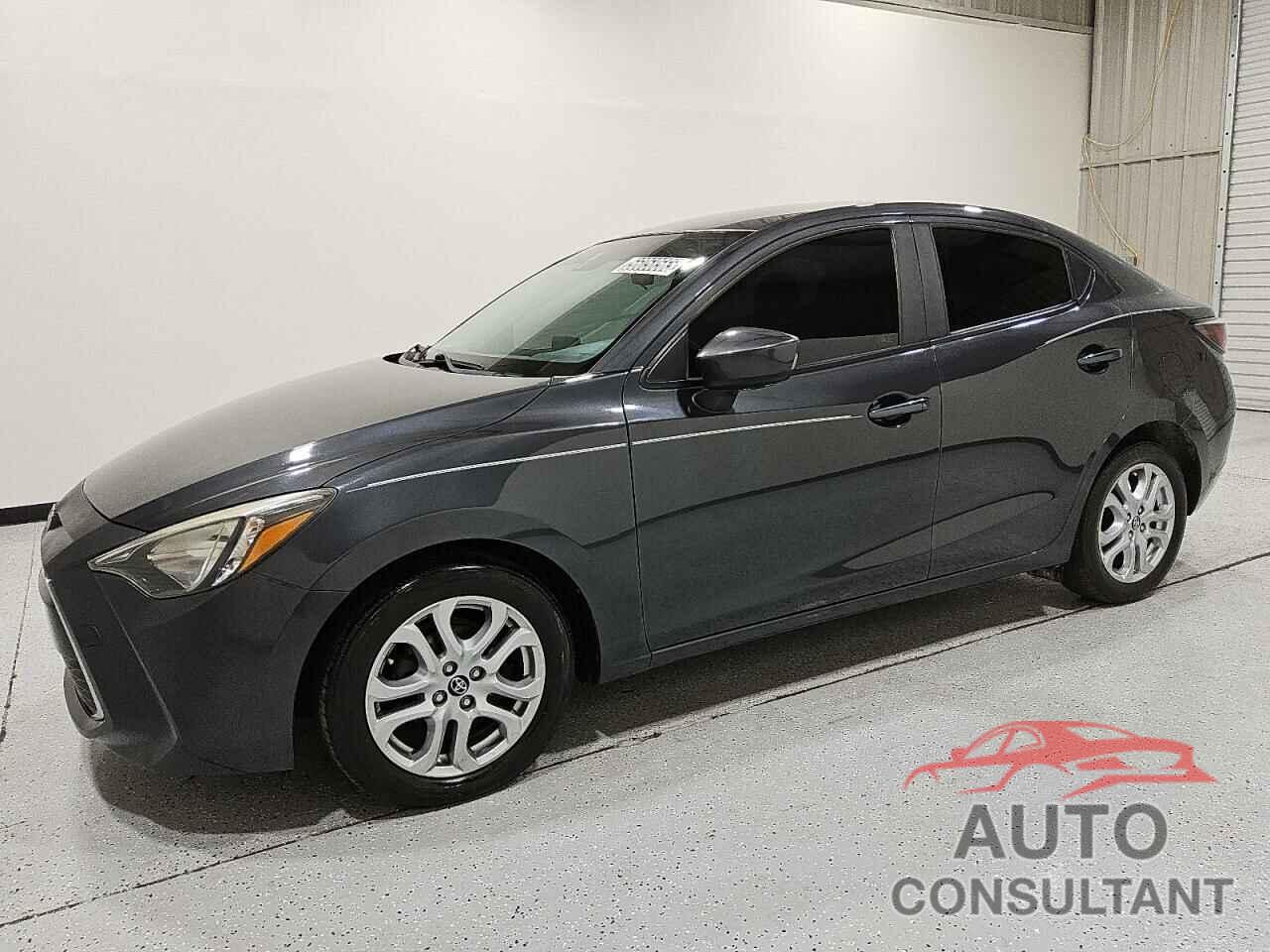 TOYOTA YARIS 2017 - 3MYDLBYV2HY190844