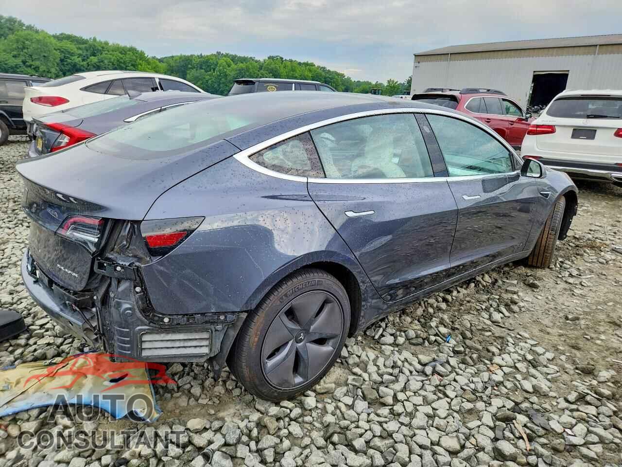 TESLA MODEL 3 2018 - 5YJ3E1EB9JF056021