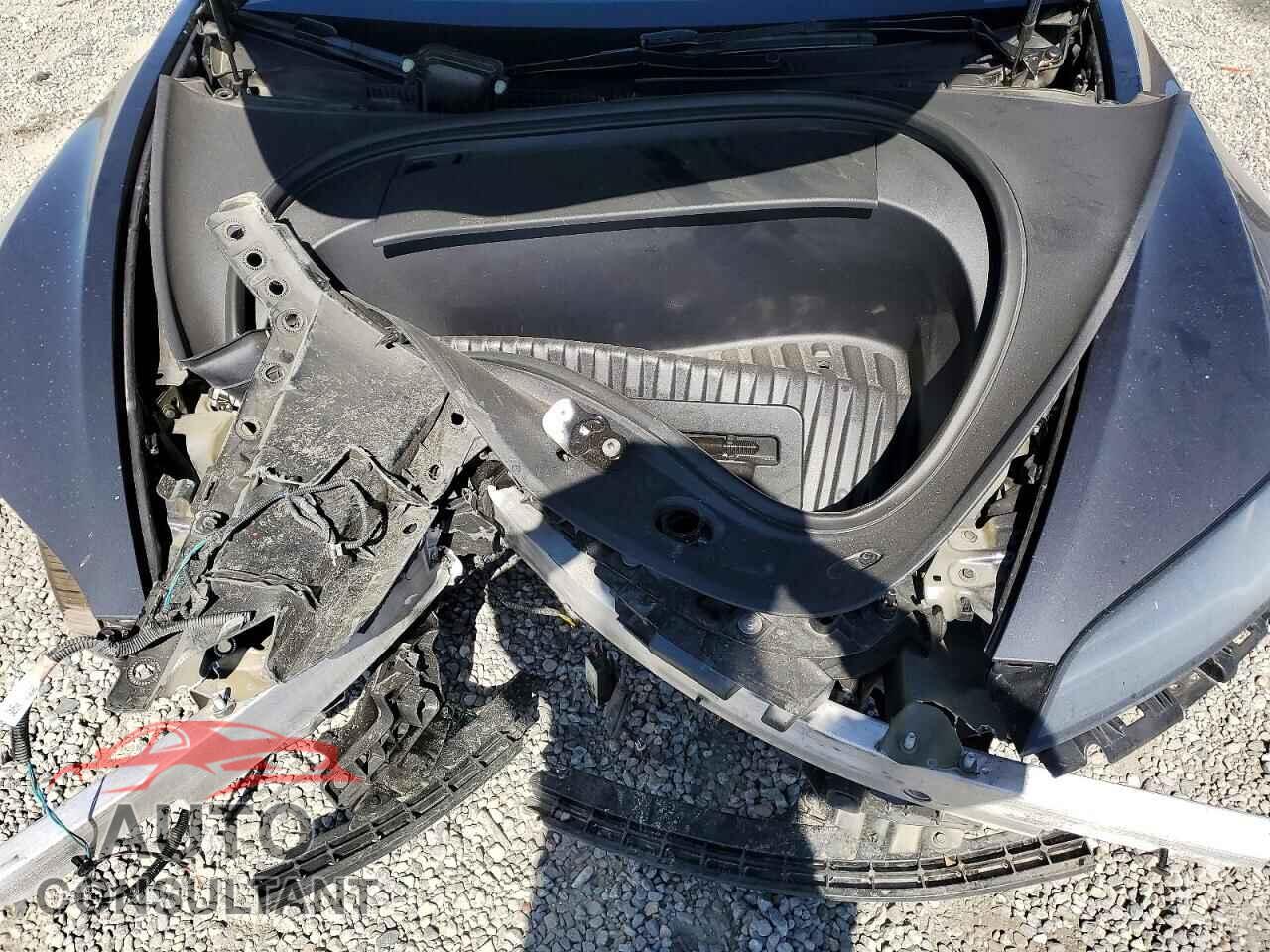 TESLA MODEL 3 2024 - 5YJ3E1EA4RF786633
