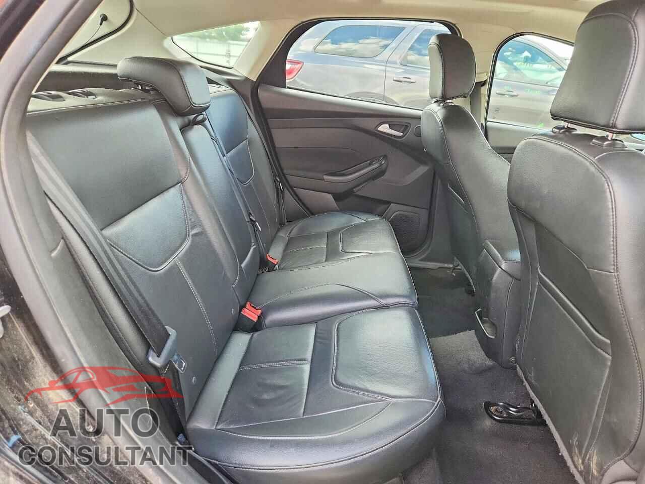 FORD FOCUS 2017 - 1FADP3N26HL333957