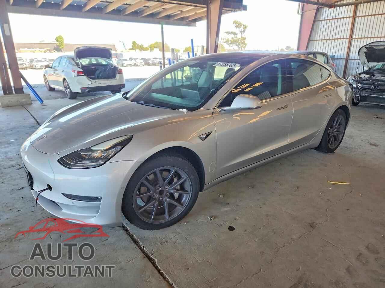 TESLA MODEL 3 2018 - 5YJ3E1EA1JF043979