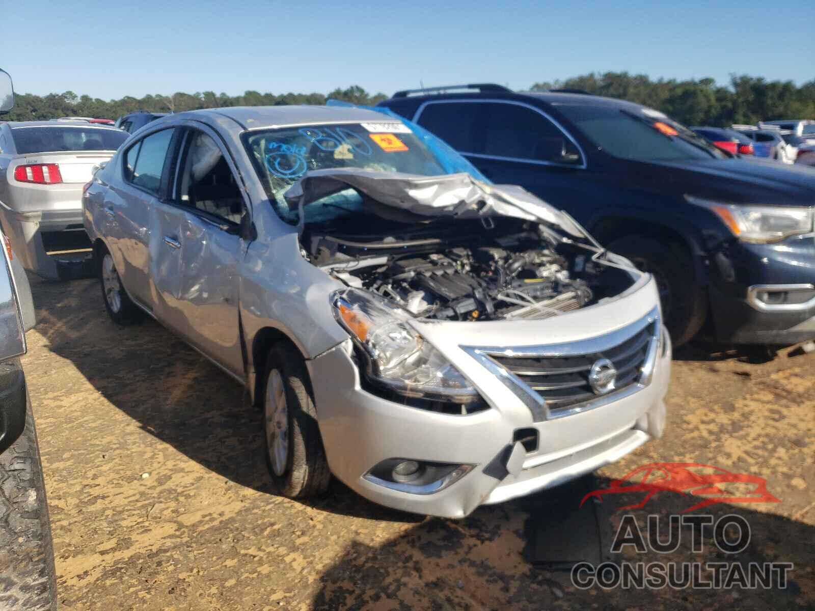 NISSAN VERSA 2019 - 3N1CN7AP4KL820514