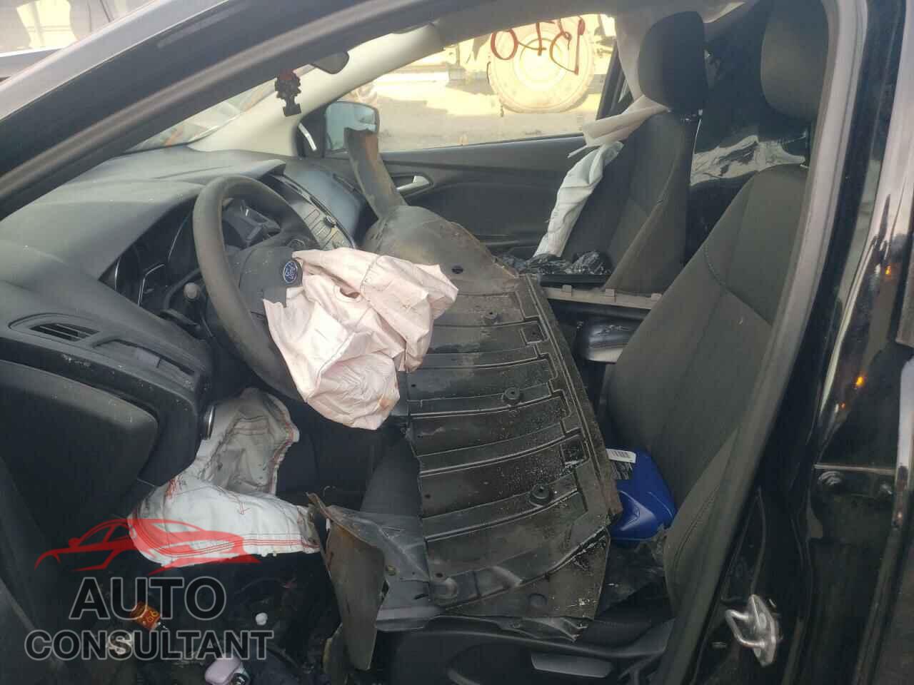 FORD FOCUS 2018 - 1FADP3K24JL283585