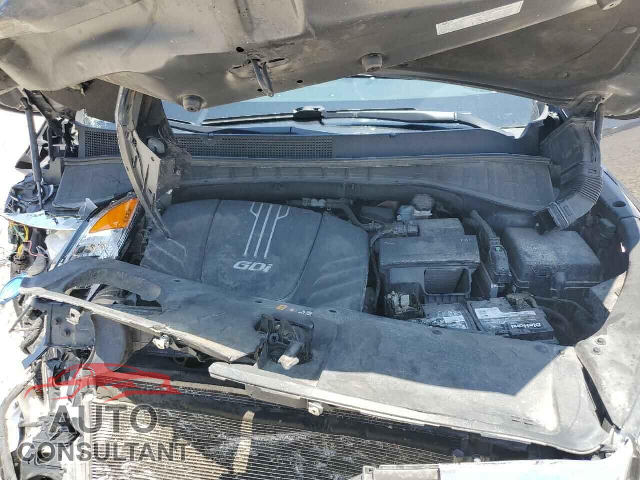 KIA SORENTO 2016 - 5XYPK4A58GG100894