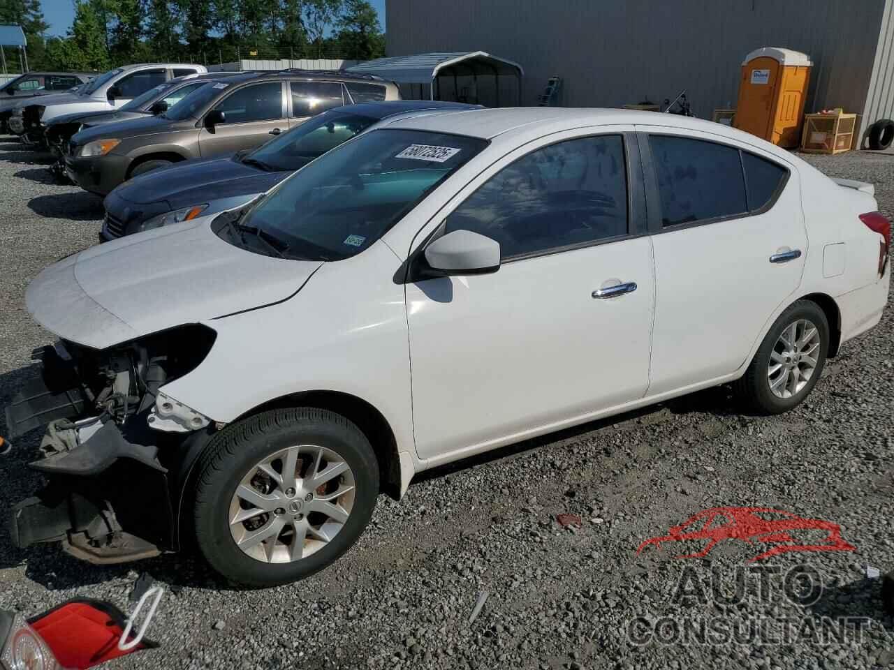 NISSAN VERSA 2018 - 3N1CN7AP6JL888182