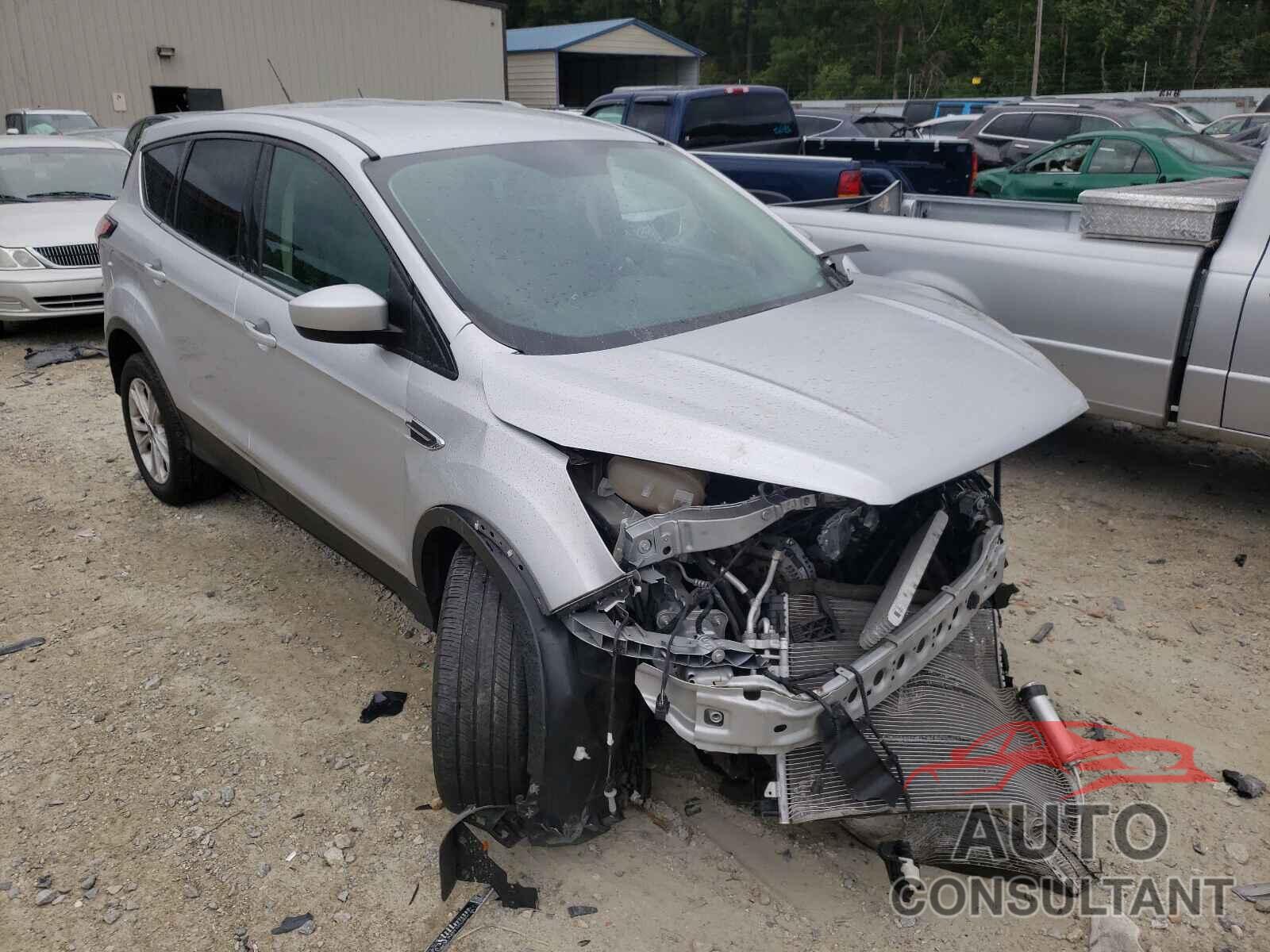 FORD ESCAPE 2017 - 1FMCU0GDXHUE44920