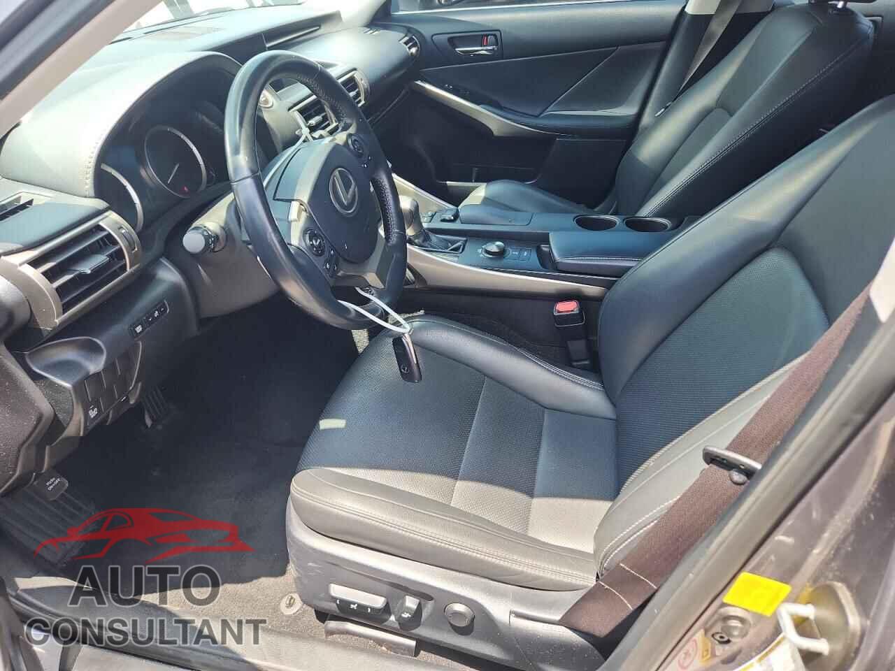 LEXUS IS 2015 - JTHCF1D21F5020085