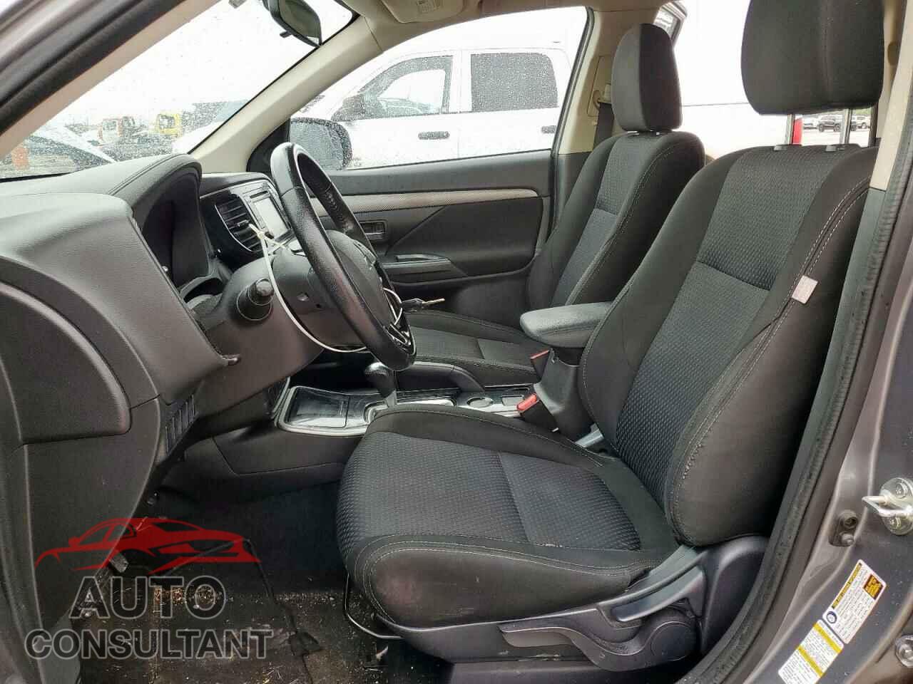 MITSUBISHI OUTLANDER 2017 - JA4AD2A32HZ001858