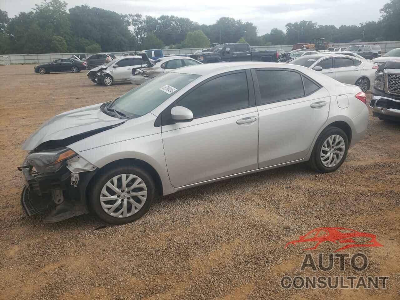 TOYOTA COROLLA 2018 - 5YFBURHE1JP811248