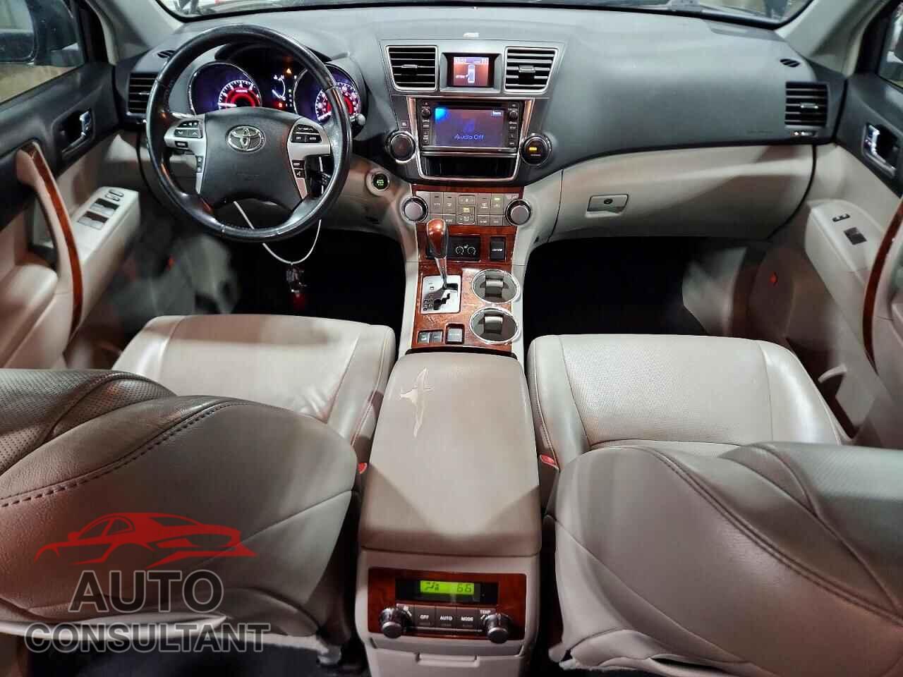 TOYOTA HIGHLANDER 2013 - 5TDDK3EH8DS237396