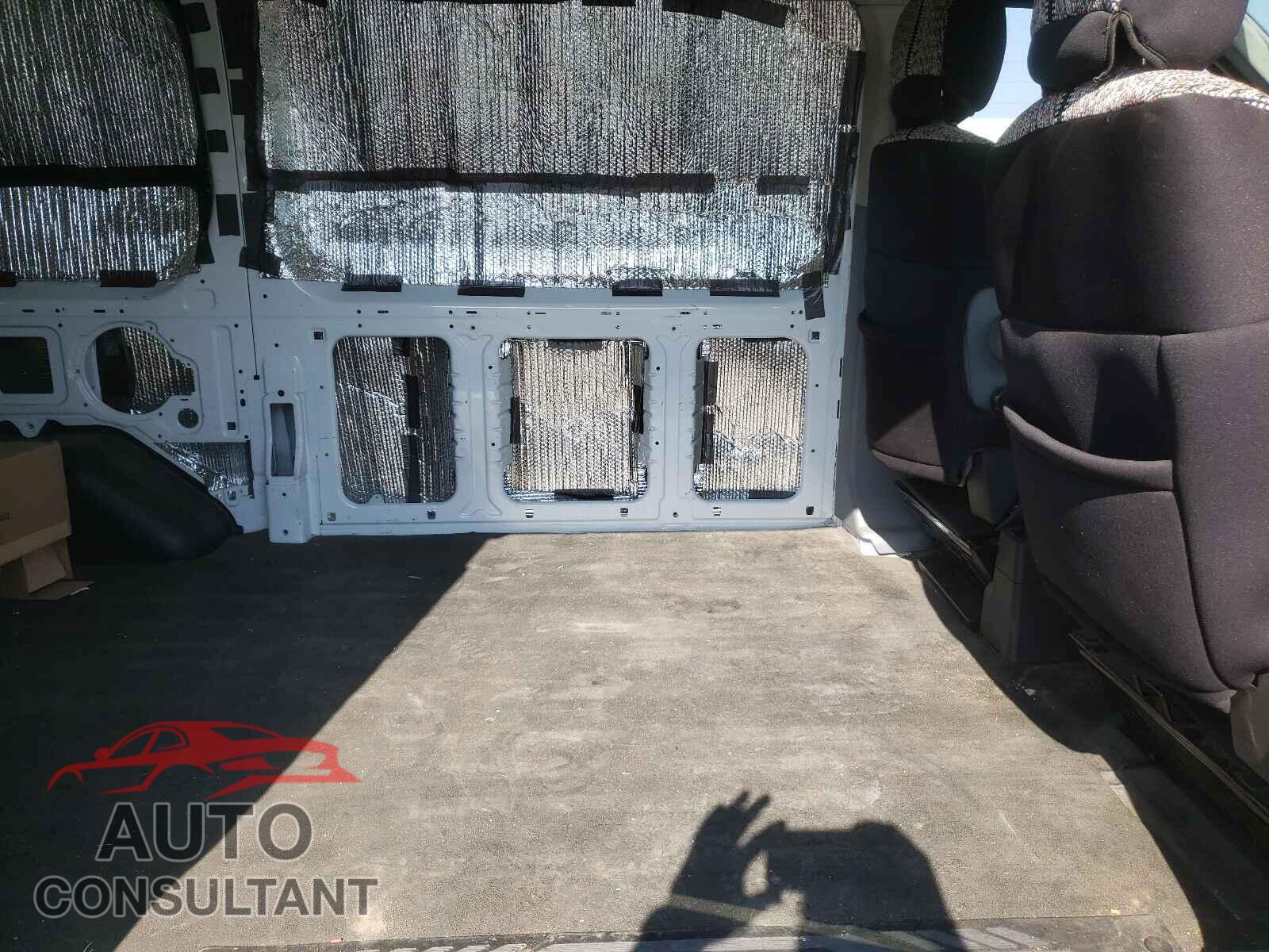 FORD TRANSIT CO 2017 - 1FTYE1YM5HKB37484