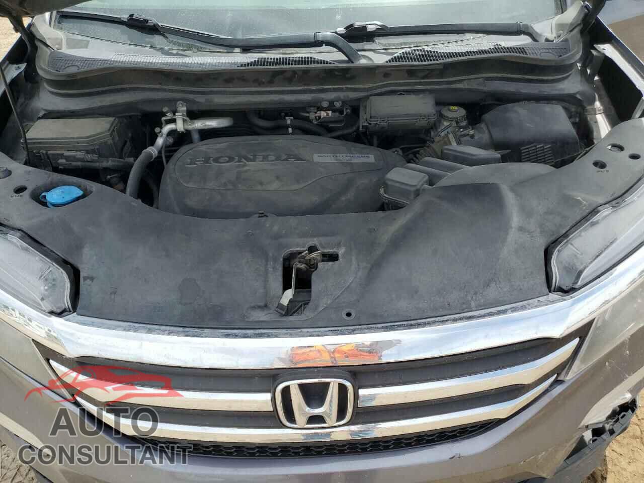 HONDA PILOT 2017 - 5FNYF6H15HB007038